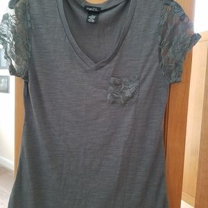 Rue 21 gray shirt xl